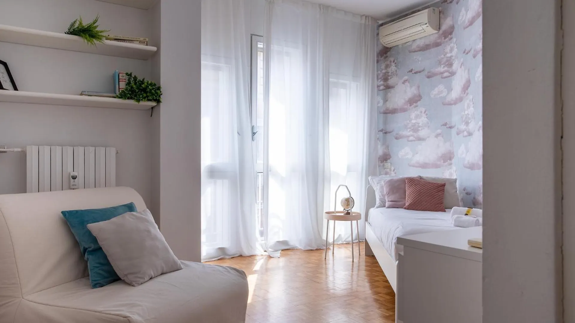 Apartment Ampio Ed Elegante Appartamento - 2 Camere E 2 Bagni Milan Italy