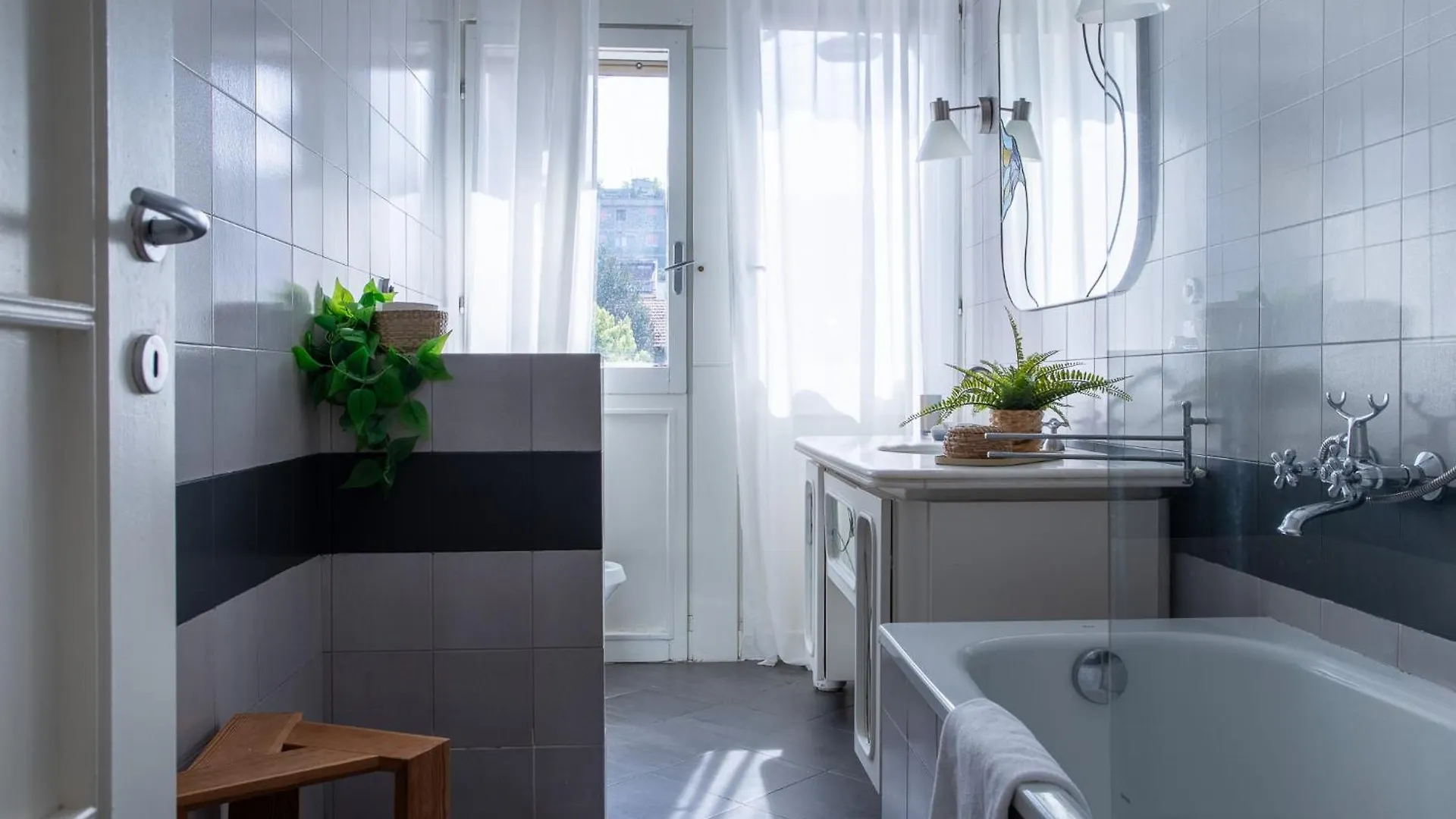 Ampio Ed Elegante Appartamento - 2 Camere E 2 Bagni Milan