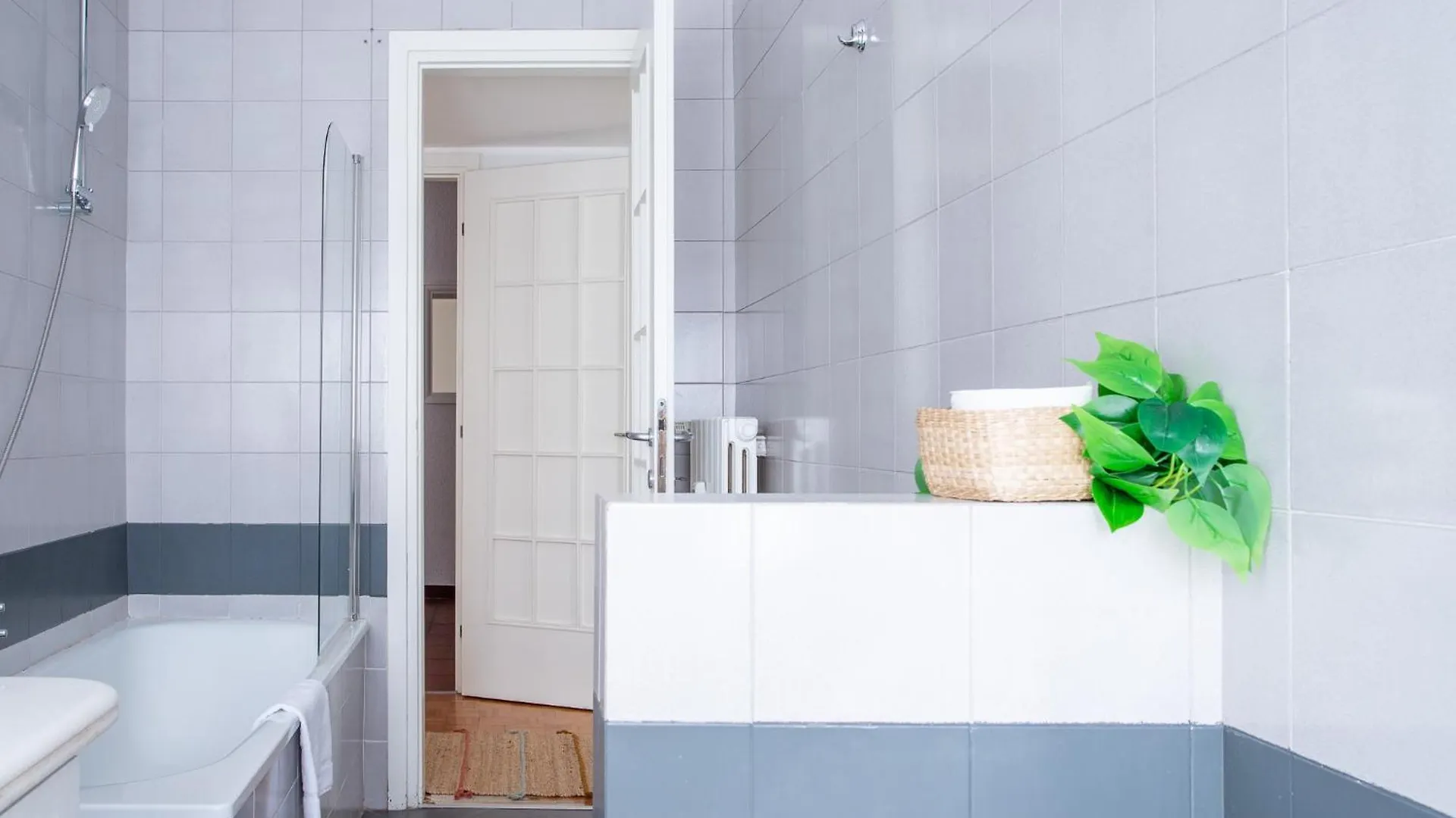 Ampio Ed Elegante Appartamento - 2 Camere E 2 Bagni Milan 0*,